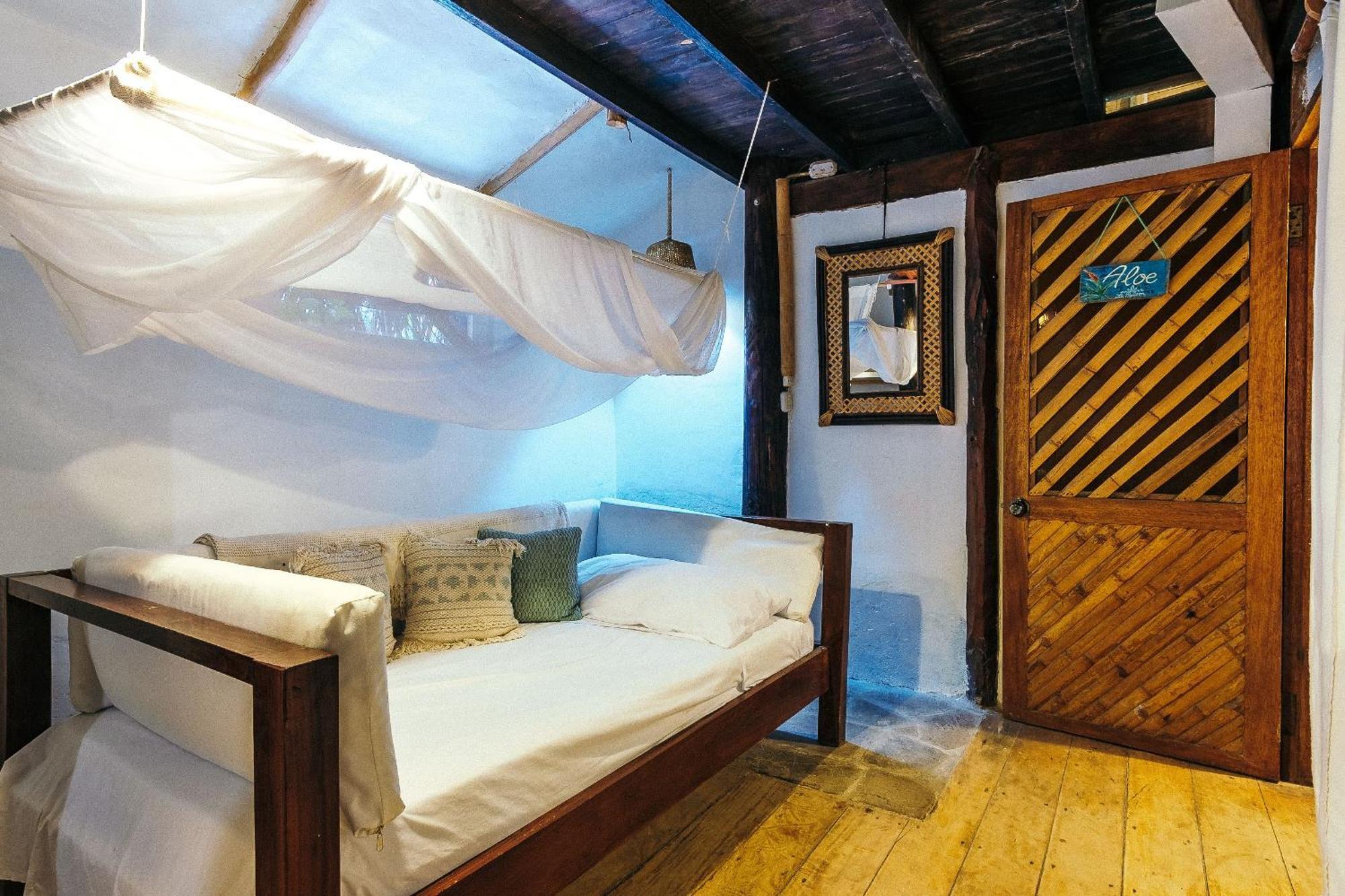 La Maison Eco House & Yoga Mancora Bagian luar foto